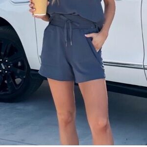 Casual Friday shorts SPANX